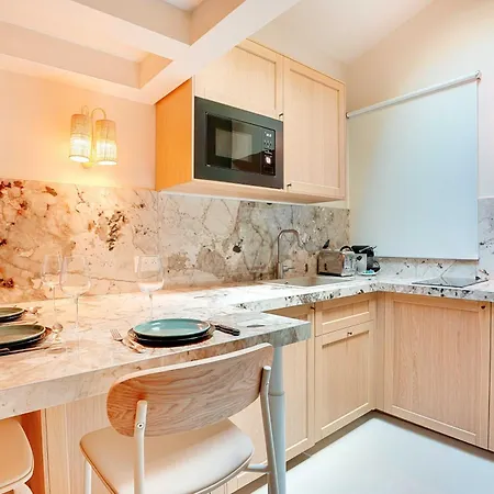 Chic And Cosy Apartment-canal Saint Martin Paris