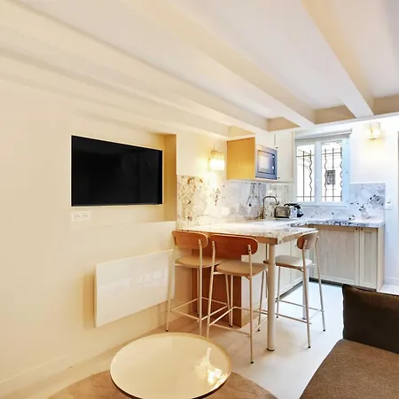 Chic And Cosy Apartment-canal Saint Martin *