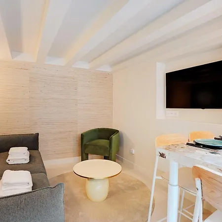 Chic And Cosy Apartment-canal Saint Martin Apartment Paris